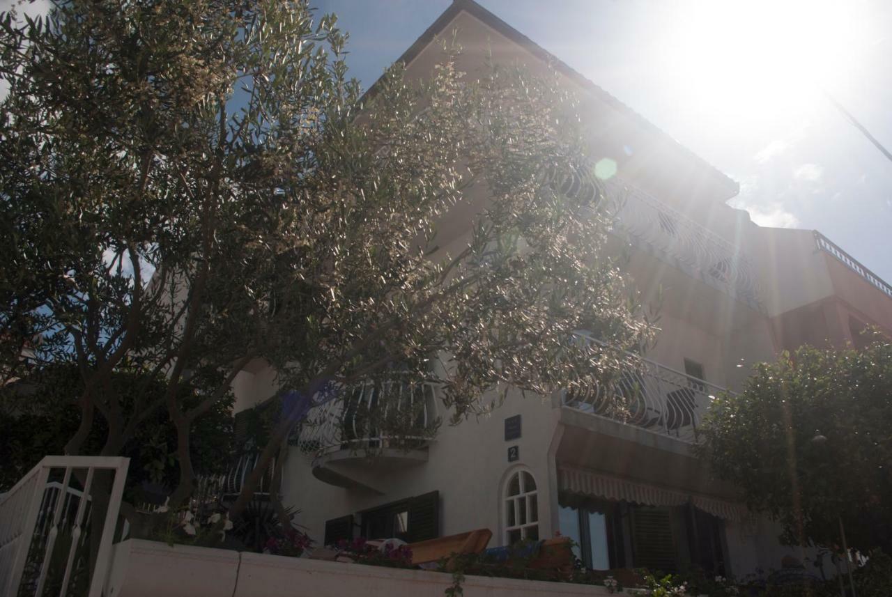 Apartments Vongula Trogir Extérieur photo